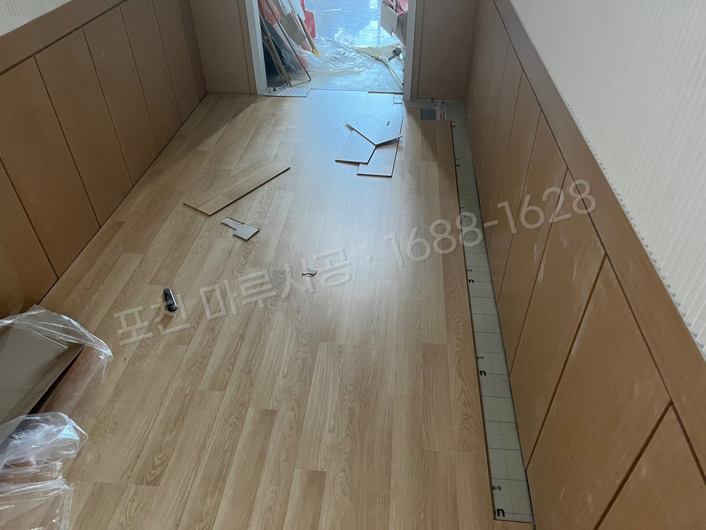 포천 이동면 바닥공사 마루시공업체 강화마루 동화 클릭S 오크2 상가 시공 중