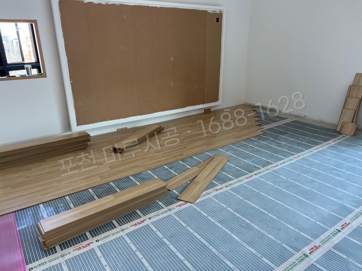 포천 이동면 바닥공사 마루시공업체 강화마루 동화 클릭S 오크2 상가 시공 중